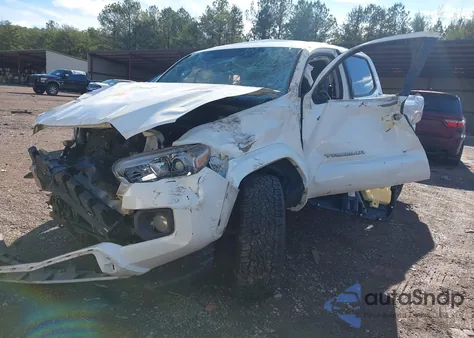 2017 Toyota Tacoma Sr5 V6 z USA, uszkodzony, nr VIN 5TFAZ5CN4HX036291